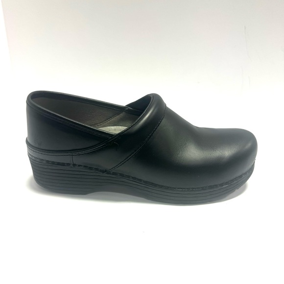 Dansko Womens LT Pro Clog Black Leather Size EU39 M US9